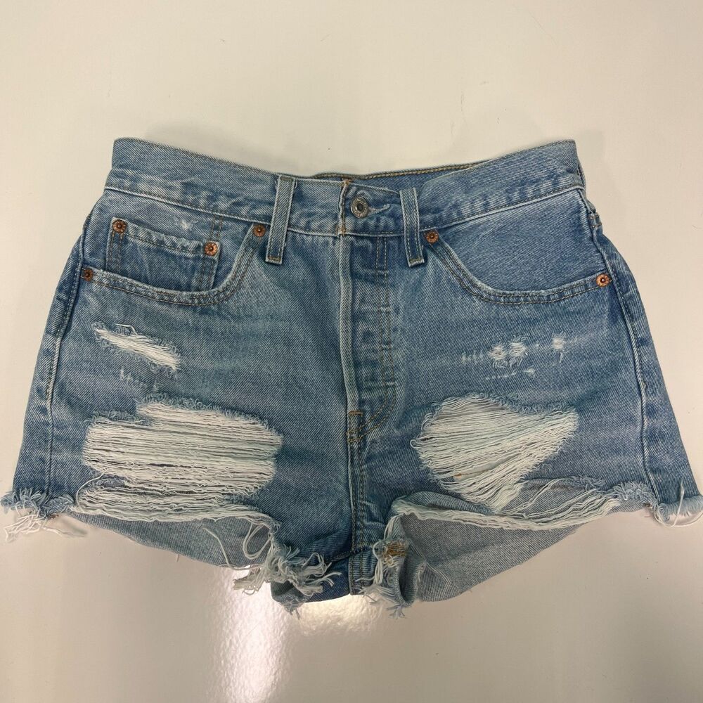 Levi's 501 Women’s Light Wash Blue High Rise Cut-Off Shorts Button Fly 31